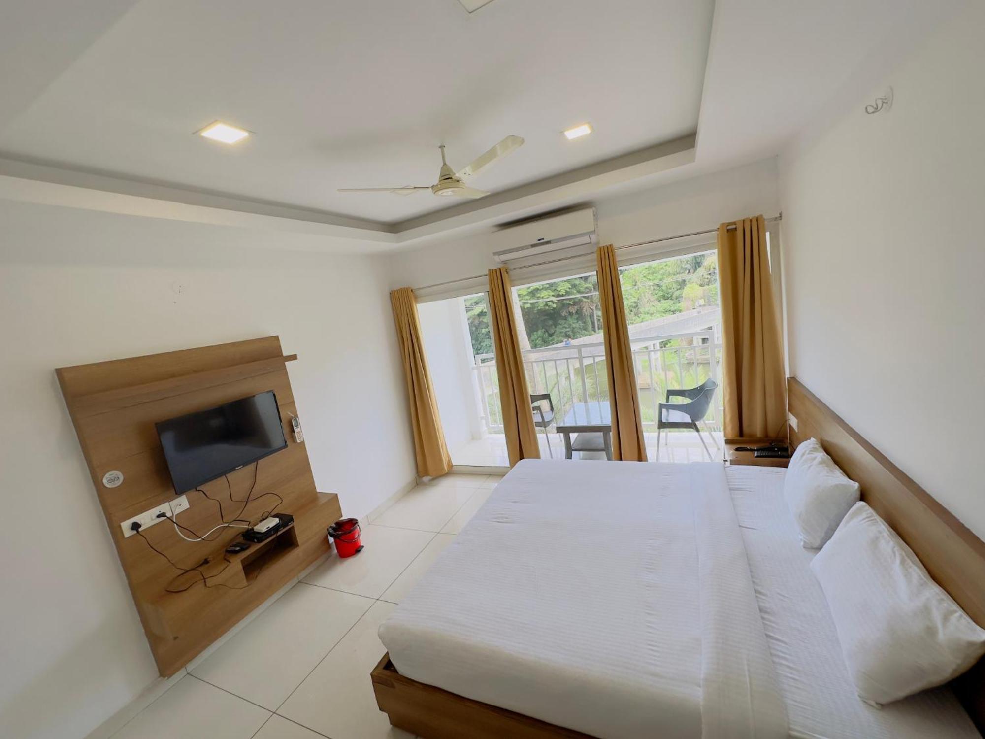 Hotel Lets Stay Коччи Экстерьер фото