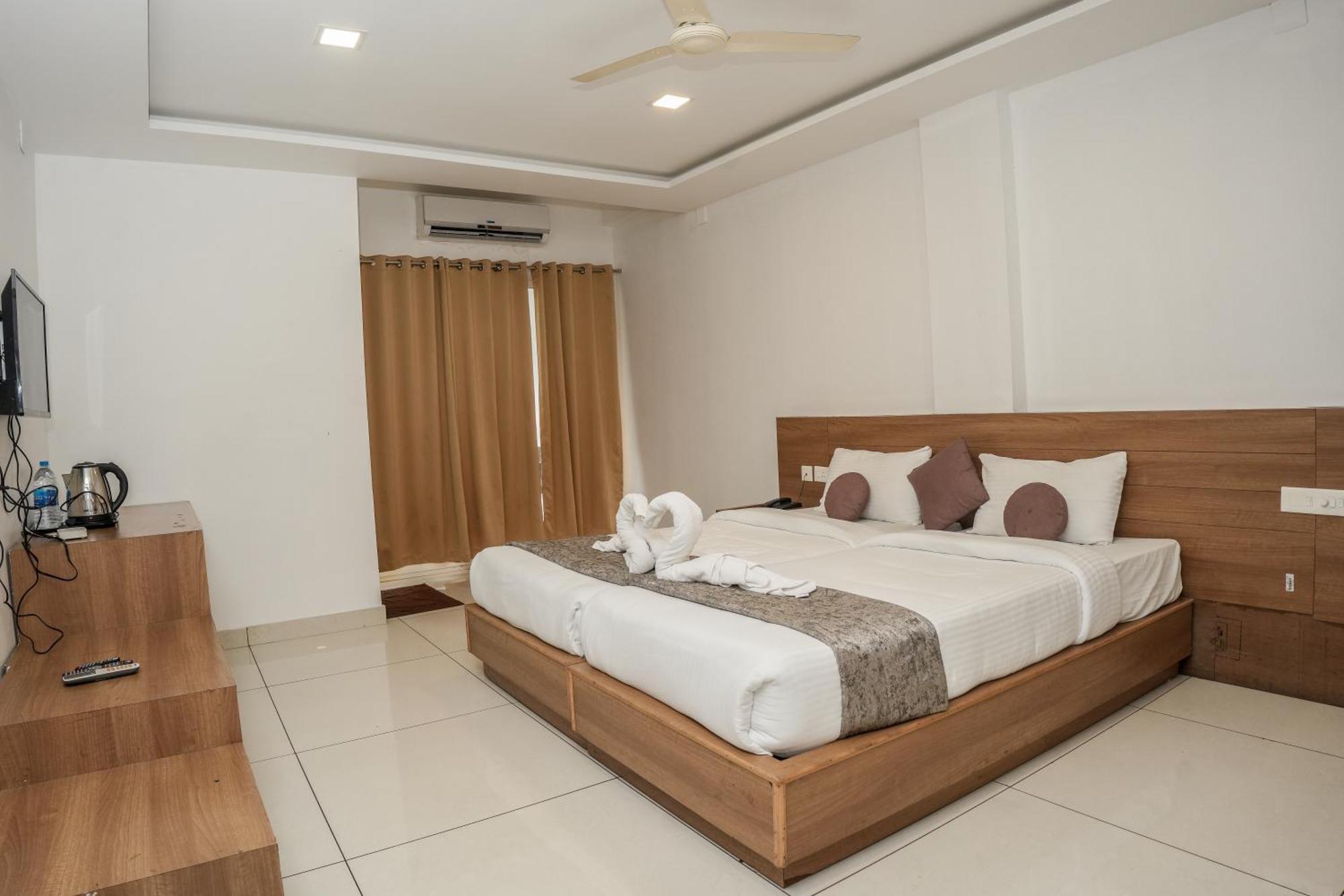 Hotel Lets Stay Коччи Экстерьер фото