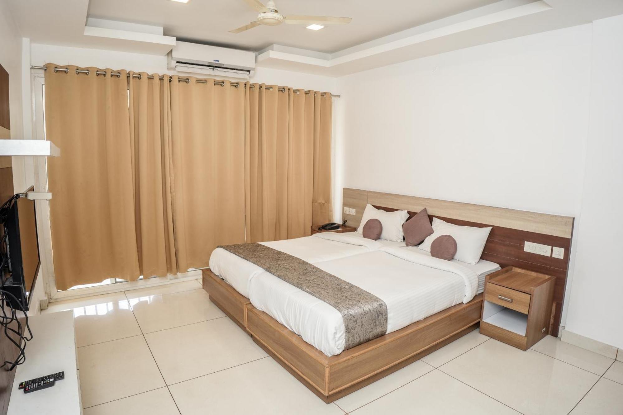 Hotel Lets Stay Коччи Экстерьер фото